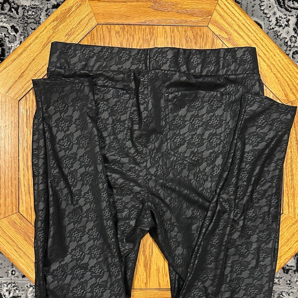 *TORRID* Black Lace Leggings NWT Size 0/Large/12 - Picture 9 of 12